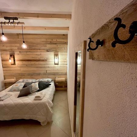 Iknos Guest House Olbia Exterior foto